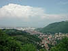 Brassi panorma (feltekers/tols kzben). Lent a vros, jobboldalt a Cenk, a levegben pedig egy Cumulonimbus Calvus.